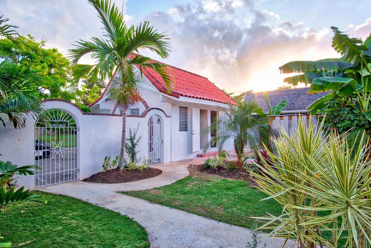 Sunspot Villa Runaway Bay Εξωτερικό φωτογραφία